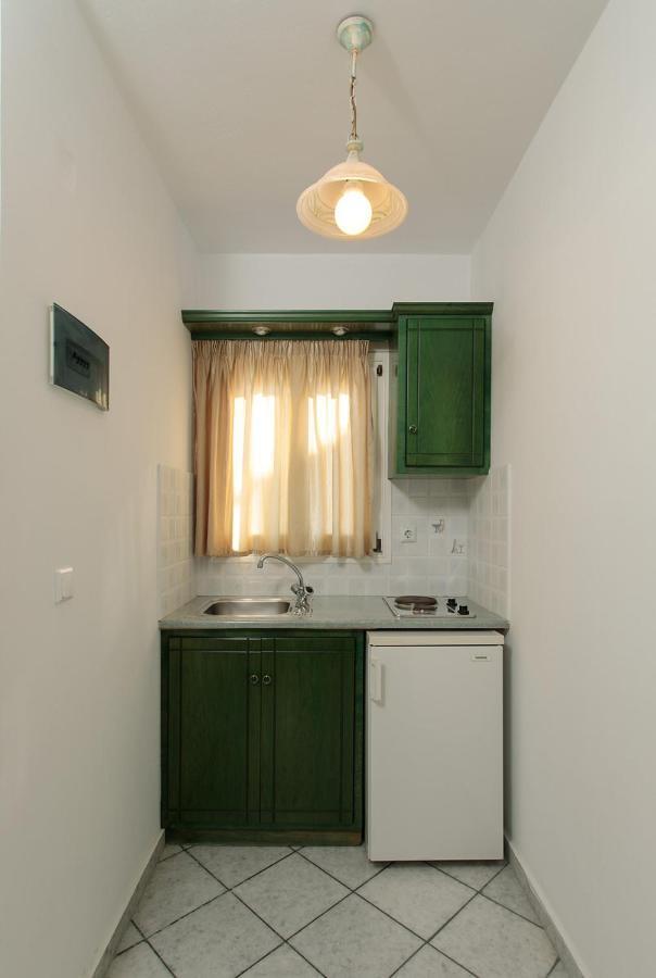 Iades Studios & Apartments Agia Anna  Extérieur photo