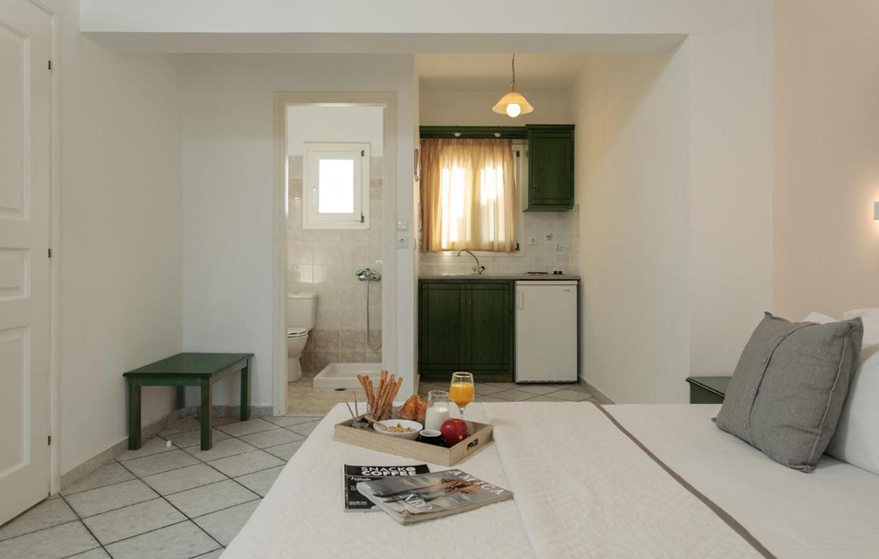 Iades Studios & Apartments Agia Anna  Extérieur photo