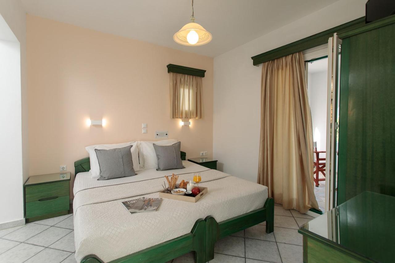Iades Studios & Apartments Agia Anna  Extérieur photo